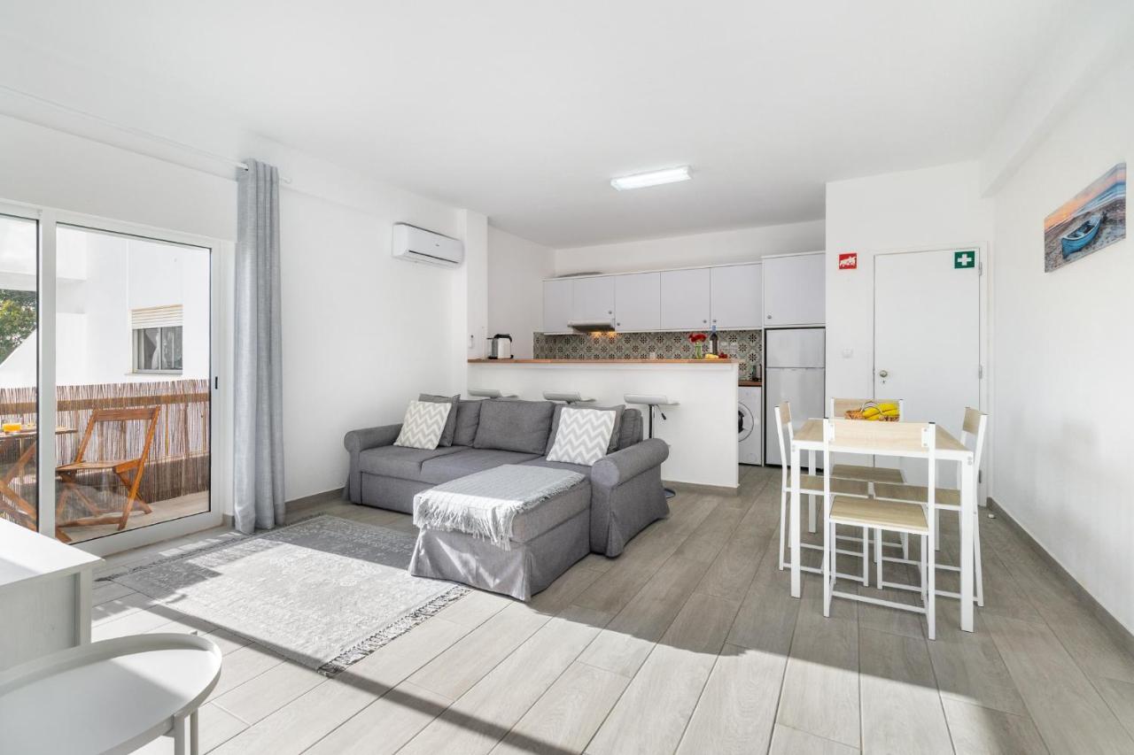 Apartamento Cor Do Mar - Sunny, Clean And Spacious Apartment With Sea View, In Alvor - Very Close Walking Distance To The Beach And Alvor Village Eksteriør bilde